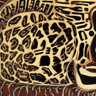 Painting with a cinematographic setting of an elegant jaguar with white, black and gold colors with pre-Hispanic decoration