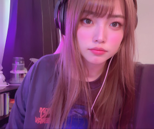arafed woman with headphones and a purple shirt is sitting in a room, Lalisa Manoban in blackpink, Larisa Manobal, portrait of jossi of blackpink, twitch streamer, chiho, jossi of blackpink, Urzan, headshot profile photo, Junko Enoshima, lofi-girl, with head phones, with head phones