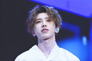 Alafid male in white shirt and blue earrings, Cai Xukun, Inspired by Bian Shoumin, wan adorable korean face, jimin, jung jaehyun, yanjun cheng, inspired by Yanjun Cheng, young wan angel, park jimin, Shot on Canon EOS R 6, kanliu666, jimin\'s plump lips